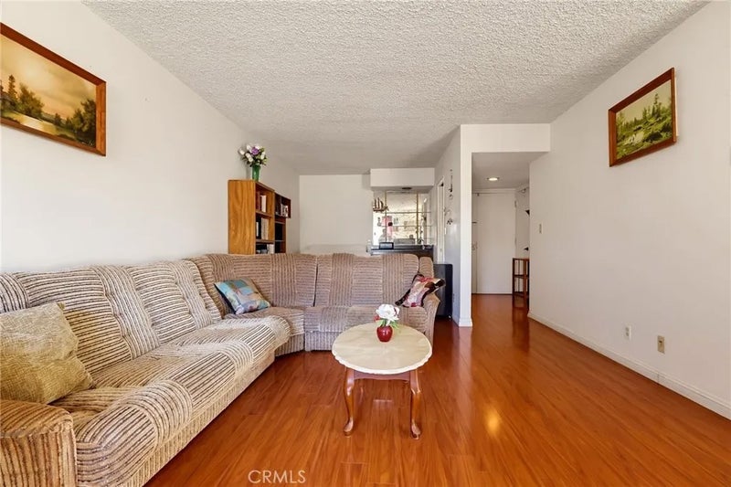 5950 Buckingham 604