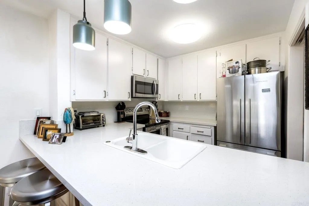 3940 Dove Street 207