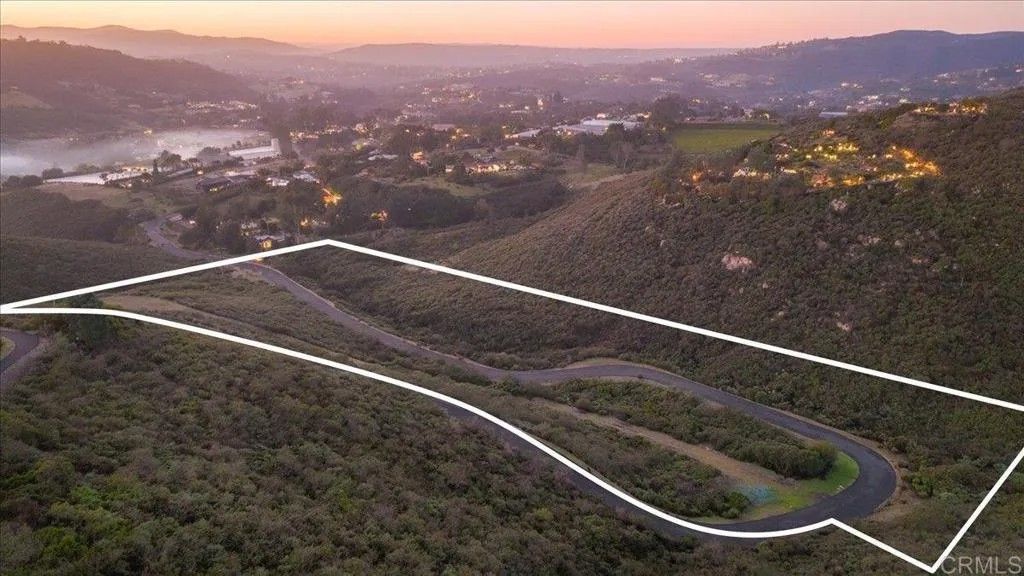 Photo of 20545 Aguilera Ln, Escondido, CA 92029 (MLS # NDP2601658)