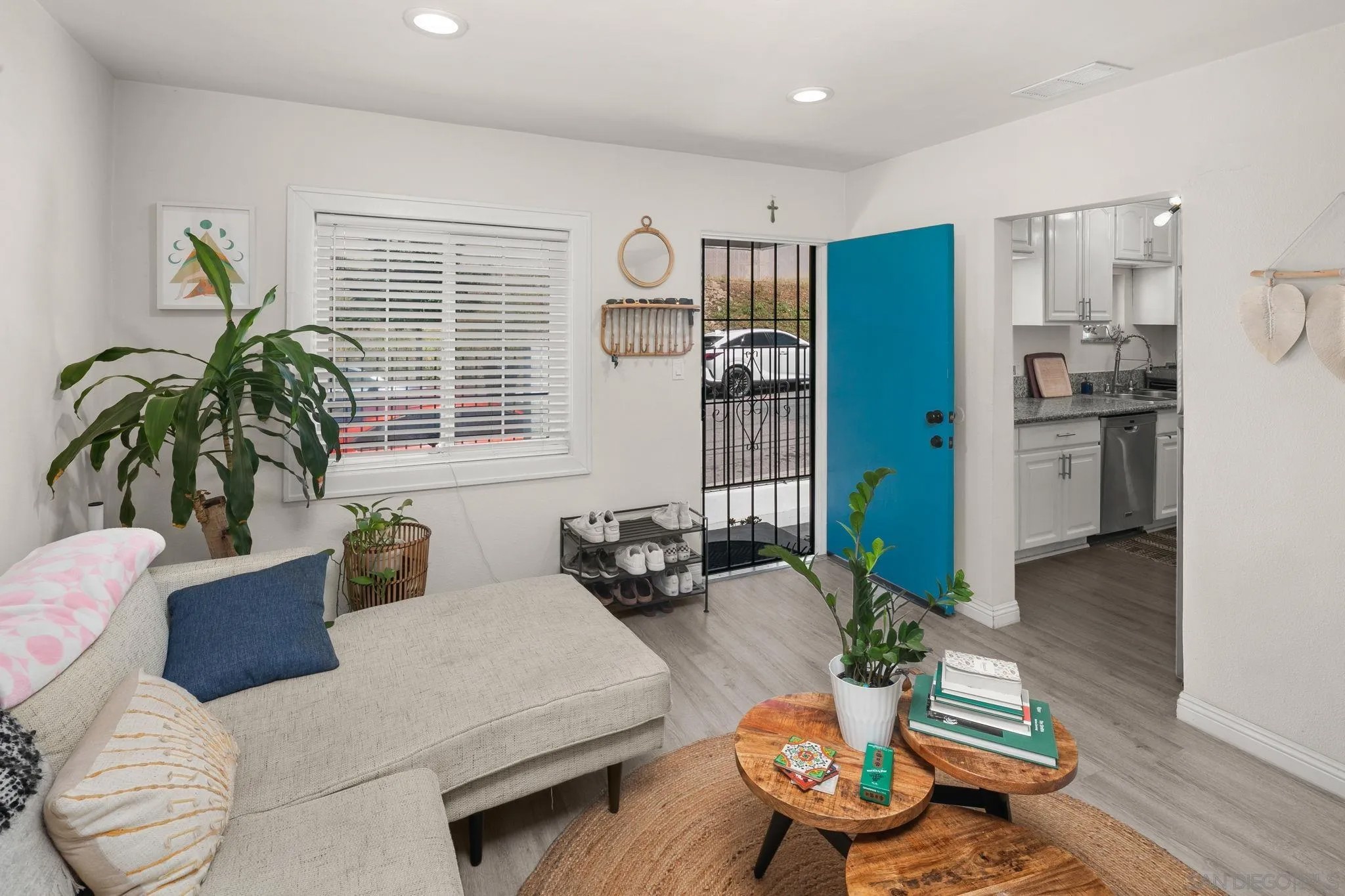 4863 Polk Ave.