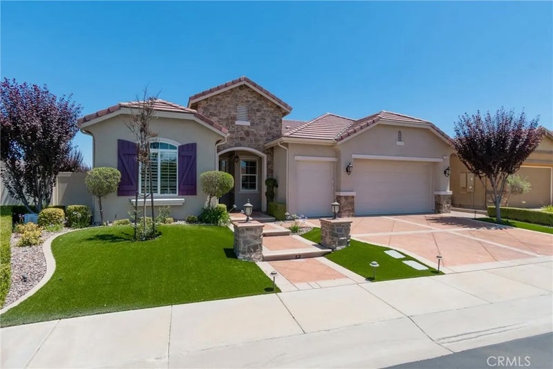 1535 Edgebrook