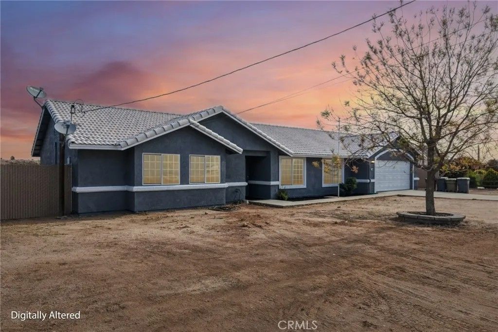 Photo of 14980 Larch Street, Hesperia, CA 92345 (MLS # DW26086833)