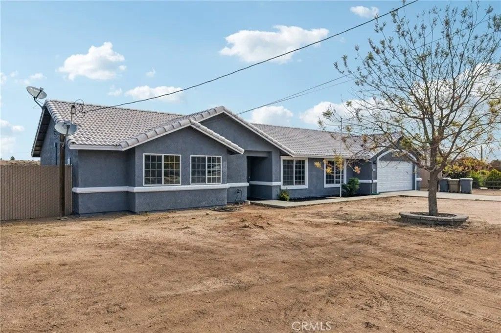 Photo of 14980 Larch Street, Hesperia, CA 92345 (MLS # DW26086833)