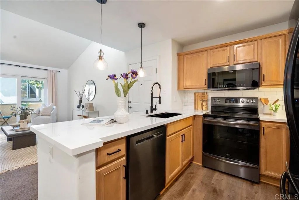 5404 Balboa Arms Dr 469