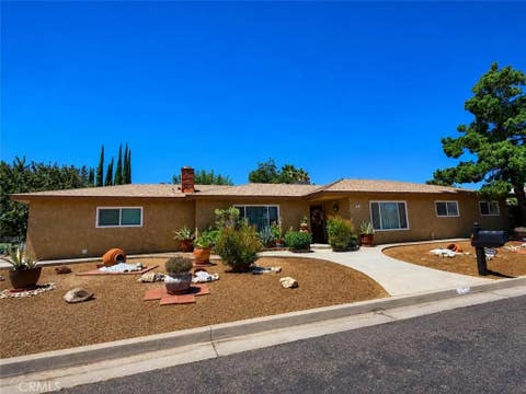 Photo of 404 Fall AVE, Madera, CA 93637 (MLS # FR26169323)