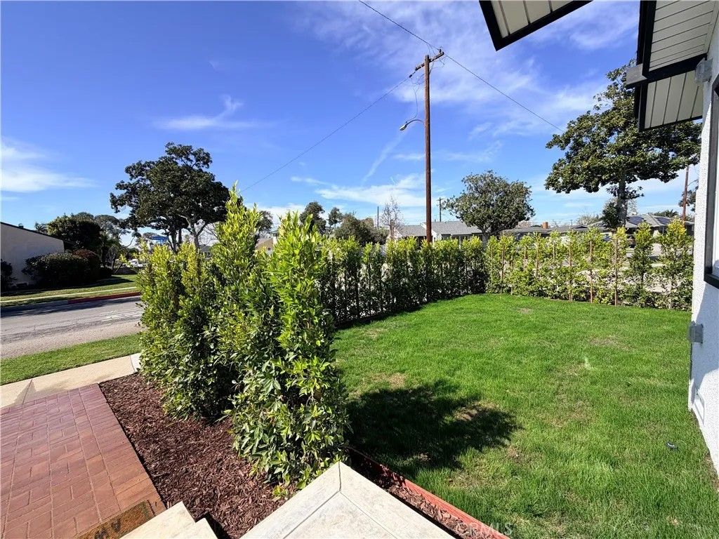 Photo of 3048 Knoxville Ave, Long Beach, CA 90808 (MLS # OC26043273)