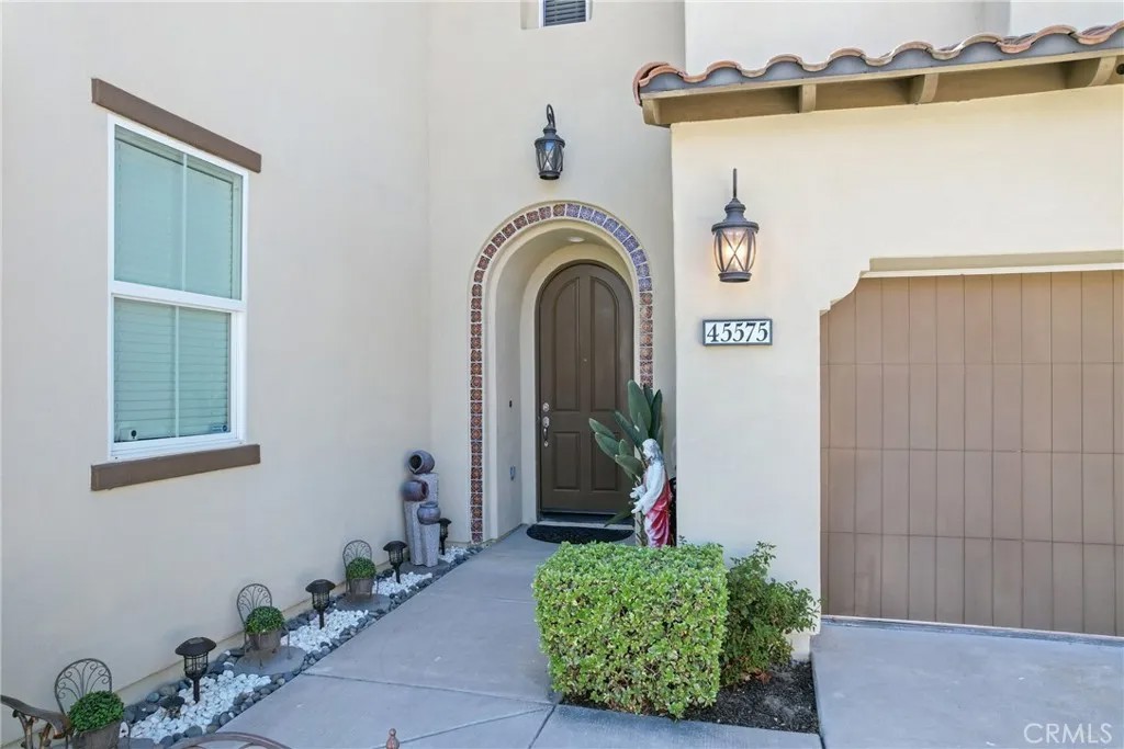 45575 Hawk Court