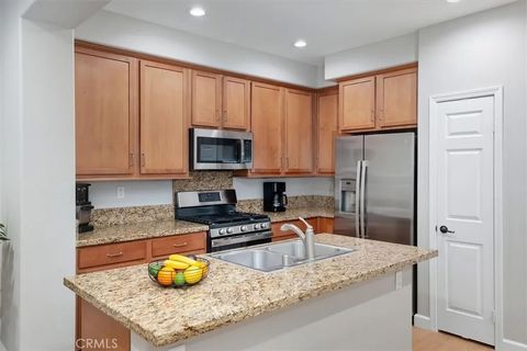 Tiny photo for 28771 Calle De La Paz Dr, Valencia, CA 91354 (MLS # SR25248222)