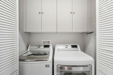 Tiny photo for 28771 Calle De La Paz Dr, Valencia, CA 91354 (MLS # SR25248222)