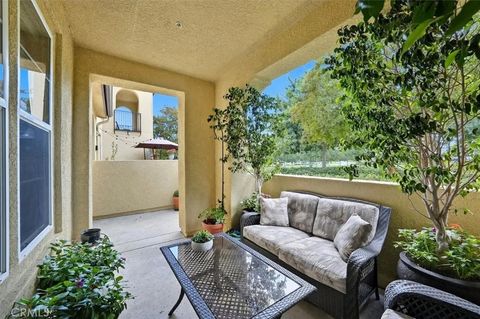 Tiny photo for 28771 Calle De La Paz Dr, Valencia, CA 91354 (MLS # SR25248222)