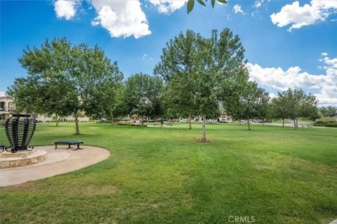 Tiny photo for 28771 Calle De La Paz Dr, Valencia, CA 91354 (MLS # SR25248222)