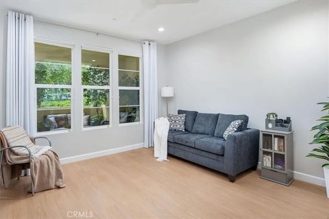 Tiny photo for 28771 Calle De La Paz Dr, Valencia, CA 91354 (MLS # SR25248222)
