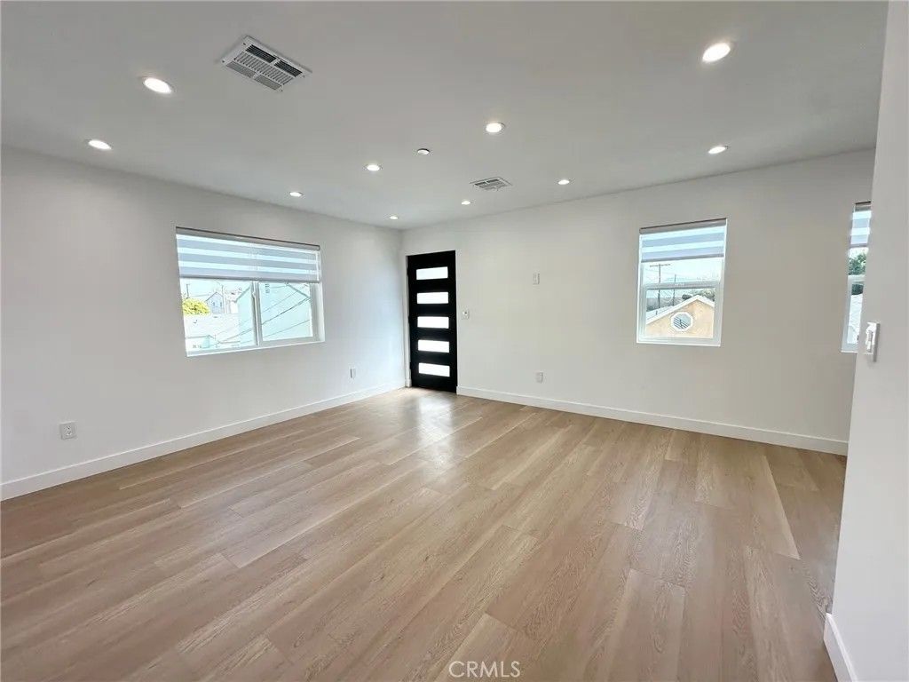 Photo of 1952 N Parish #202, Burbank, CA 91504 (MLS # GD26066064)