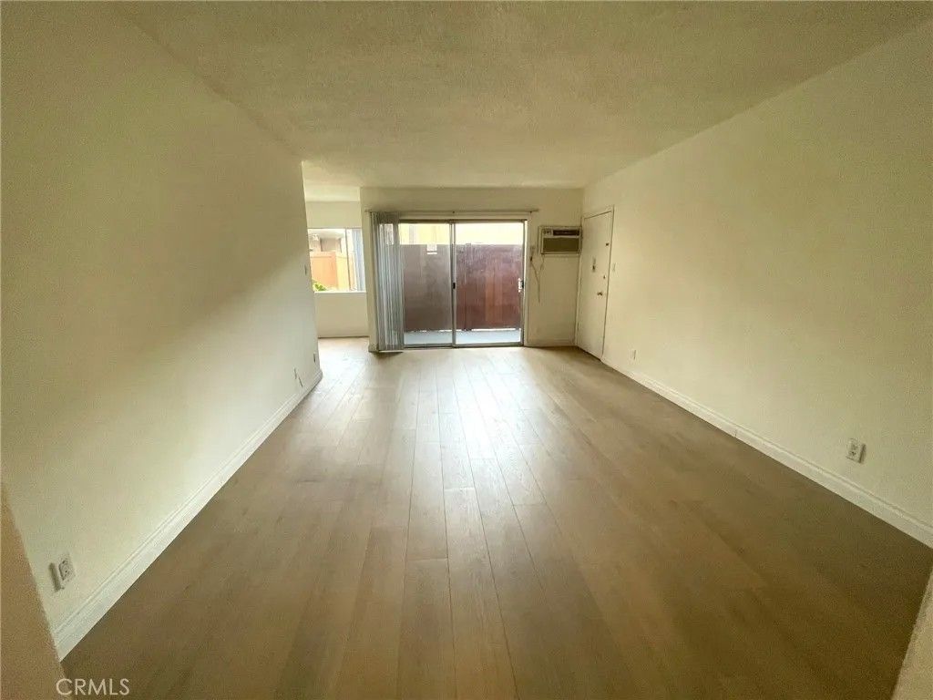 Photo of 5167 Yarmouth Avenue #5, Encino, CA 91316 (MLS # SB25248859)