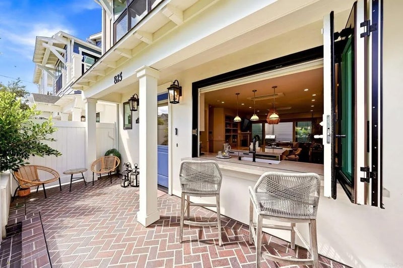 825 9th Street