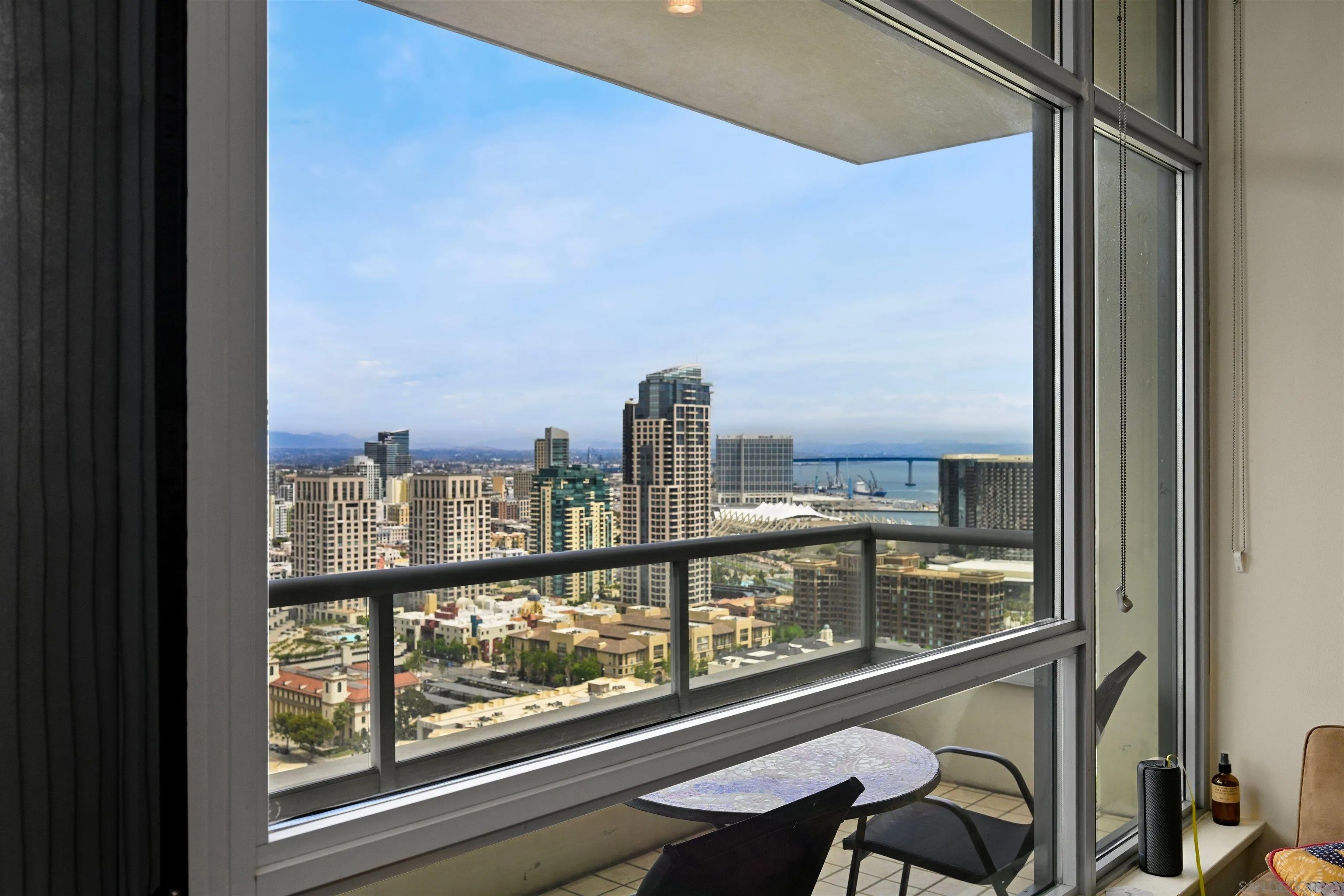 700 W E Street 2905