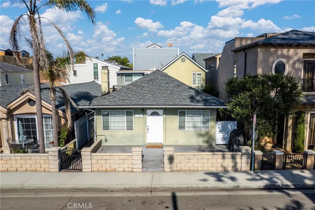 126 E Balboa
