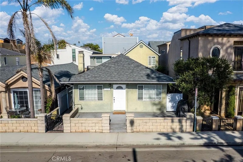126 E Balboa