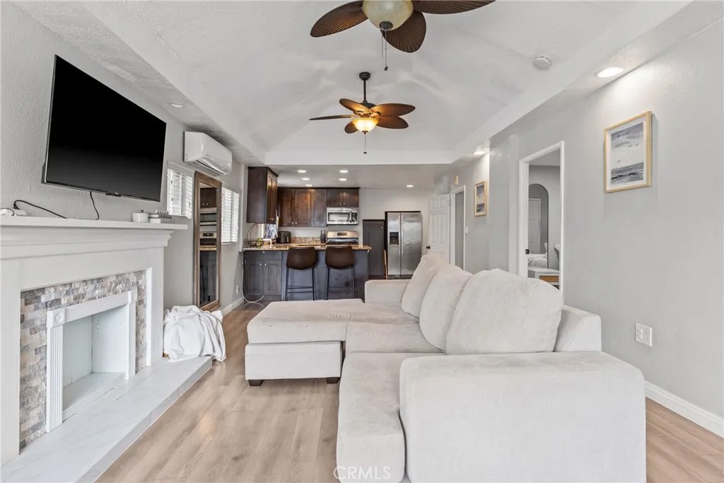 126 E Balboa