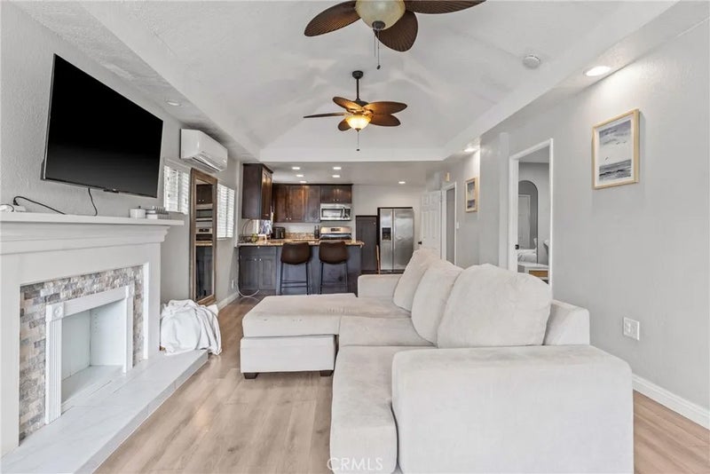 126 E Balboa