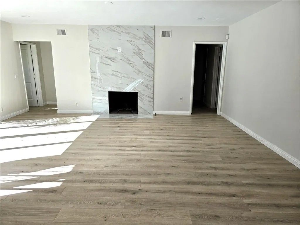 Photo of 17840 Tarzana Street, Encino, CA 91316 (MLS # SR26064457)