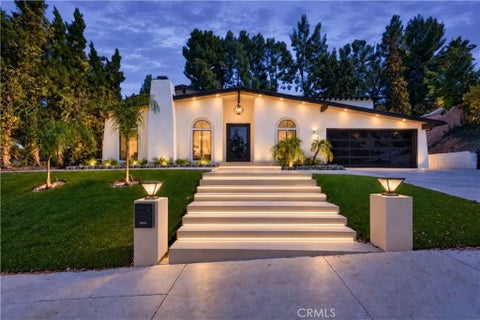 Photo of 4348 Topanga Canyon, Woodland Hills, CA 91364 (MLS # SR26216120)