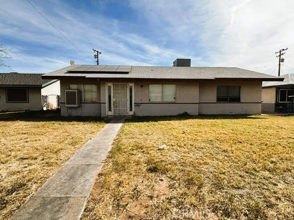 Photo of 460 N Sola Ave, Blythe, CA 92225 (MLS # IG26041025)