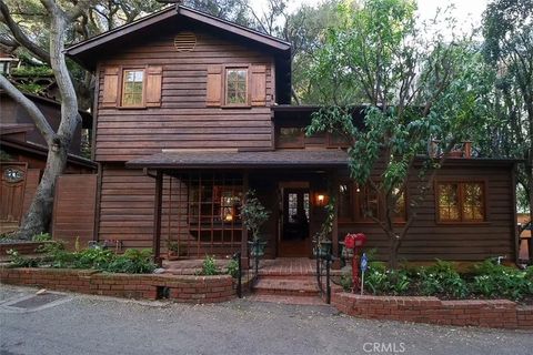 Photo of 9860 Yoakum Drive, Beverly Hills, CA 90210 (MLS # DW26013403)