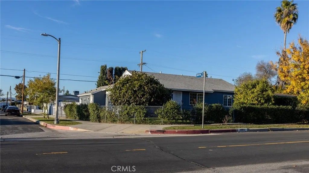 Photo of 13555 Wentworth Street, Arleta, CA 91331 (MLS # CV26013444)