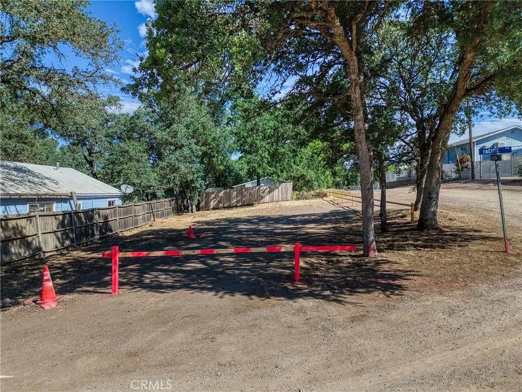 Photo of 15428 Pacific Ave, Clearlake, CA 95422 (MLS # LC26076762)