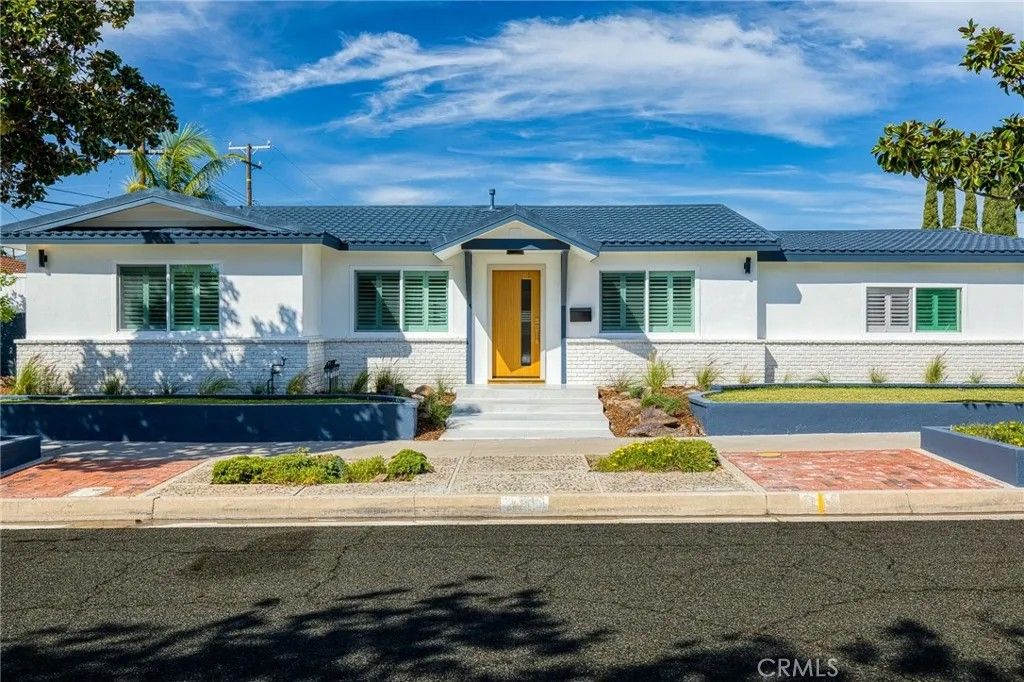 Photo of 2705 E Orange Grove Avenue, Orange, CA 92867 (MLS # PW26044428)