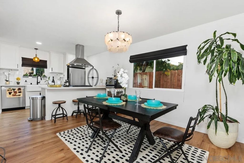 Photo of 1811 Iris Way, Escondido, CA 92027 (MLS # 2601271)