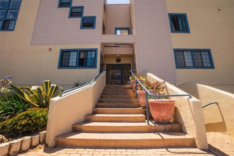 270 Dahlia Ave 5