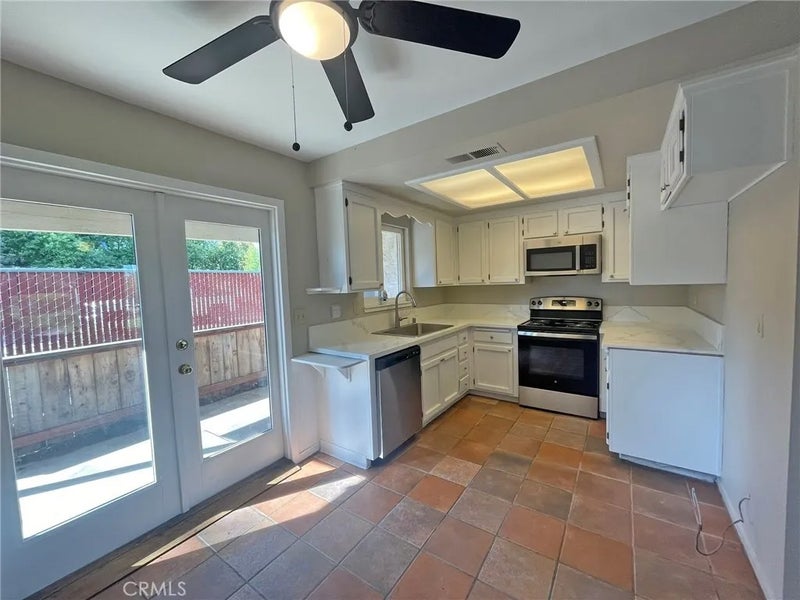 1110 W 8th Avenue 4