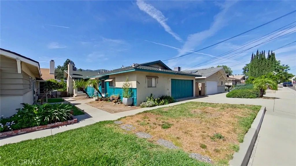 Photo of 2904 Mary Street, La Crescenta, CA 91214 (MLS # GD26063617)