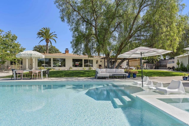 1326 Alta Vista Dr, Vista