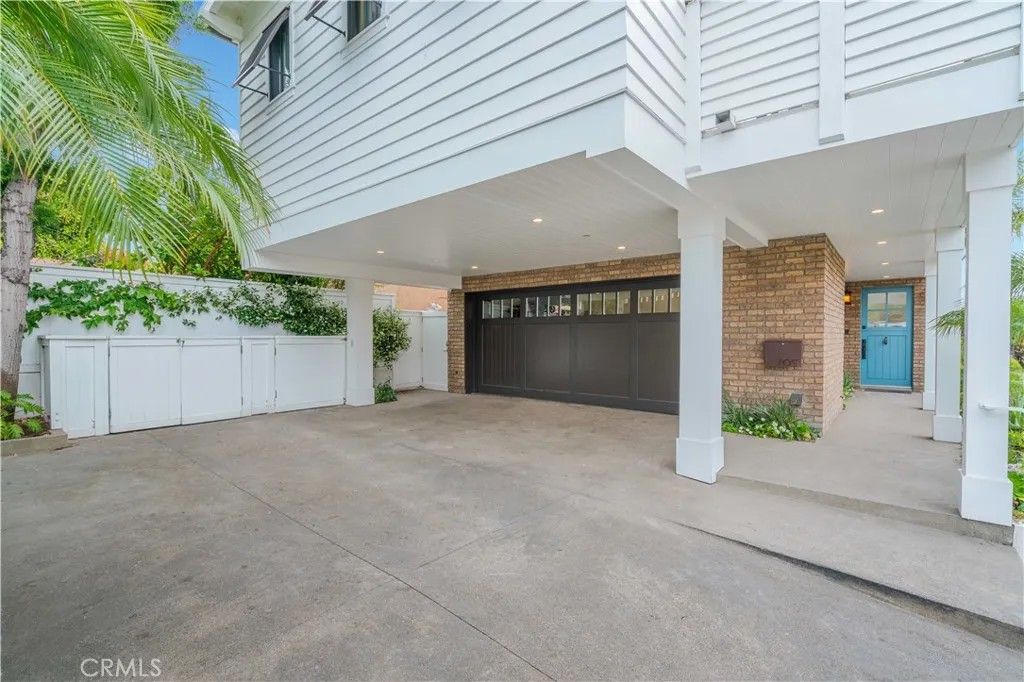 Photo of 500 14th Street, Manhattan Beach, CA 90266 (MLS # SB26005979)