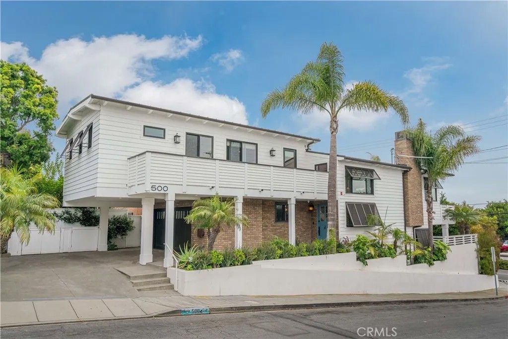 Photo of 500 14th Street, Manhattan Beach, CA 90266 (MLS # SB26005979)