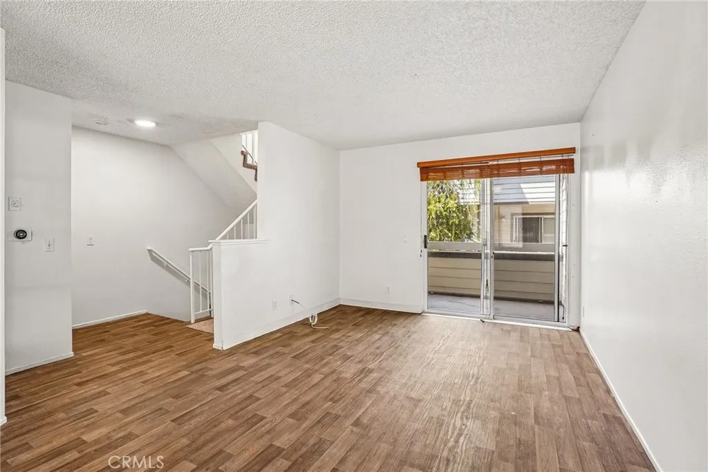 11150 Glenoaks Boulevard 271
