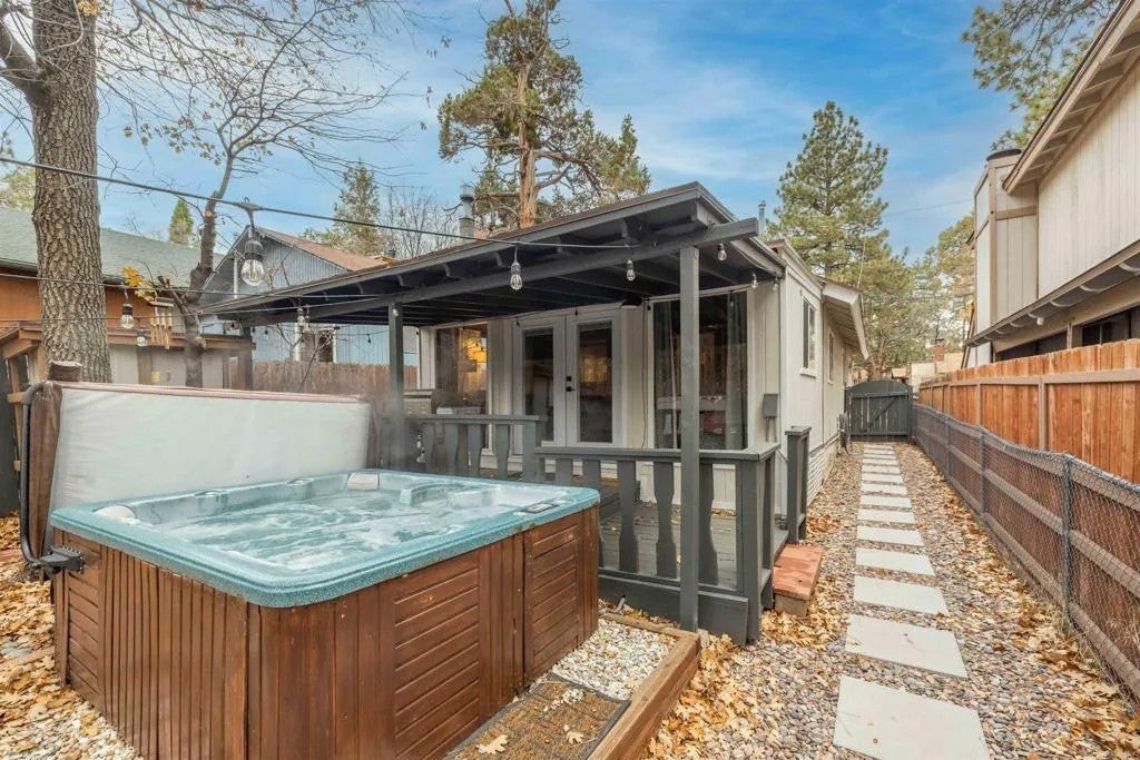 271 Leonard Ln