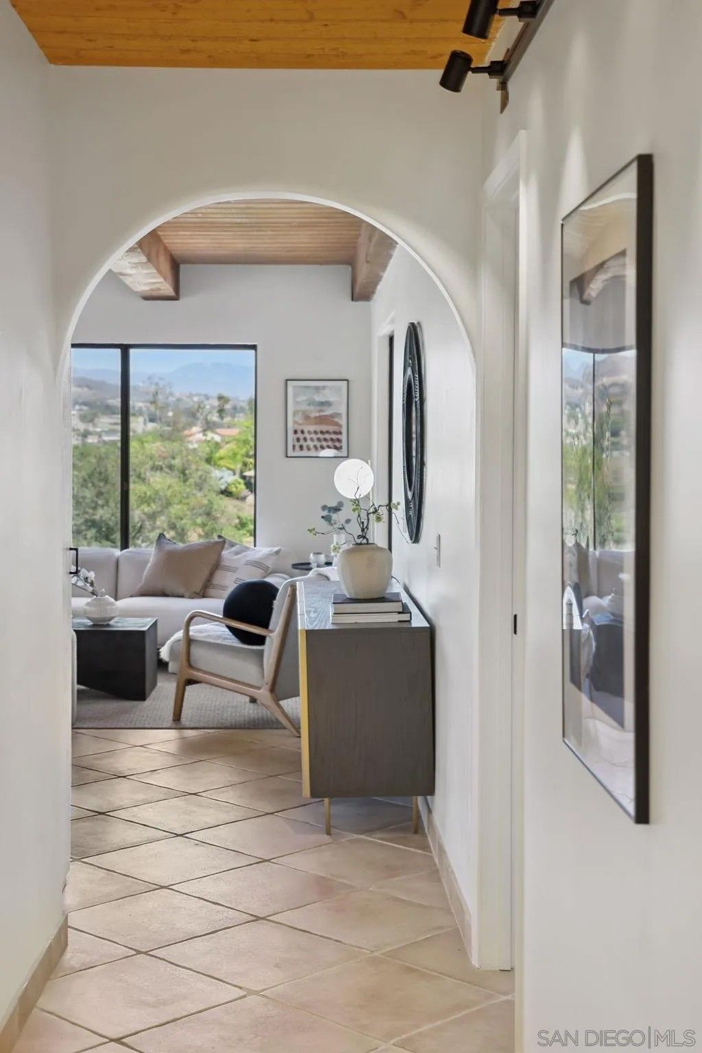 Photo of 974 Via Hillview, Fallbrook, CA 92028 (MLS # 250046295)