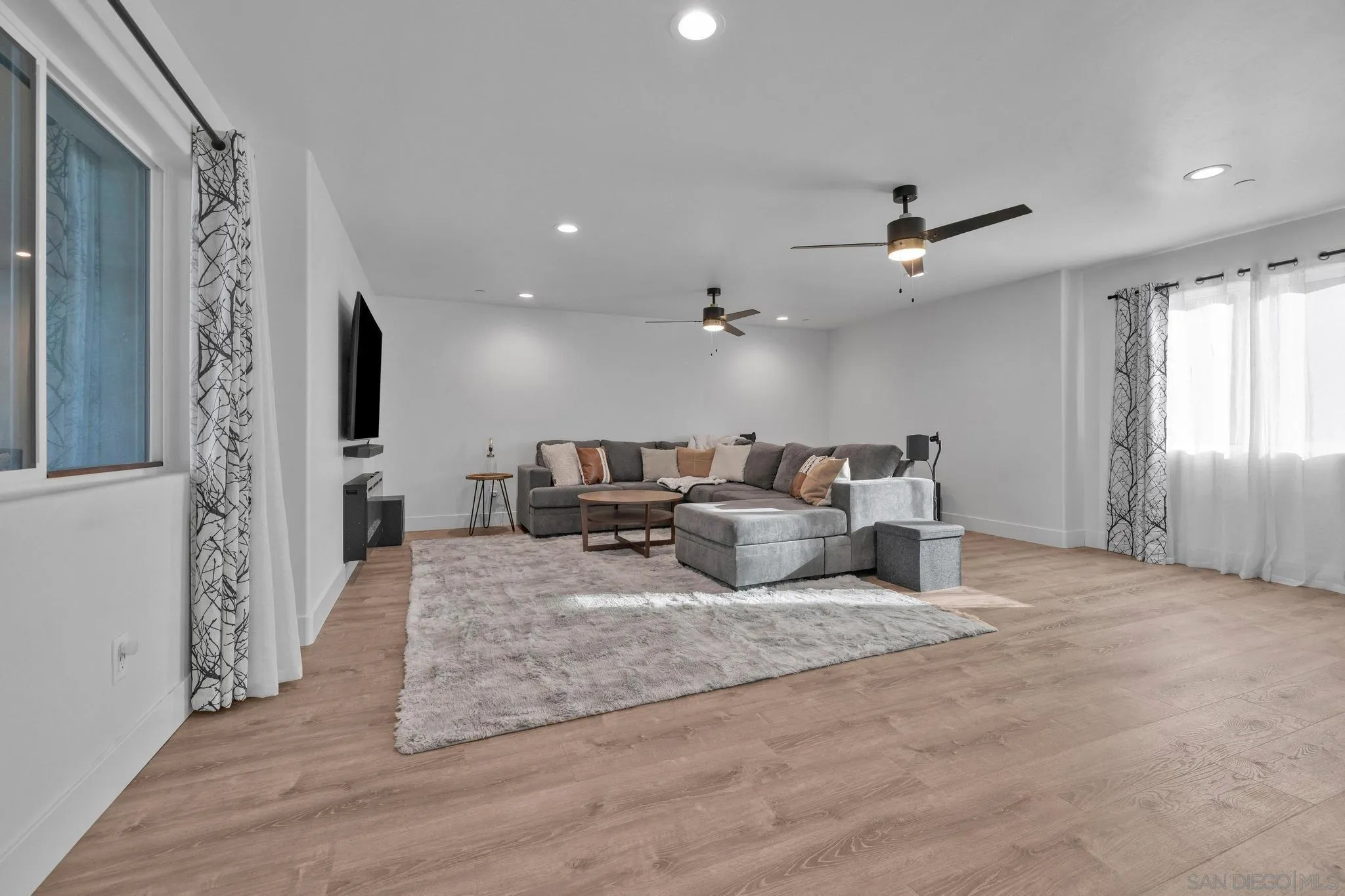 3208 Oakwood Dr