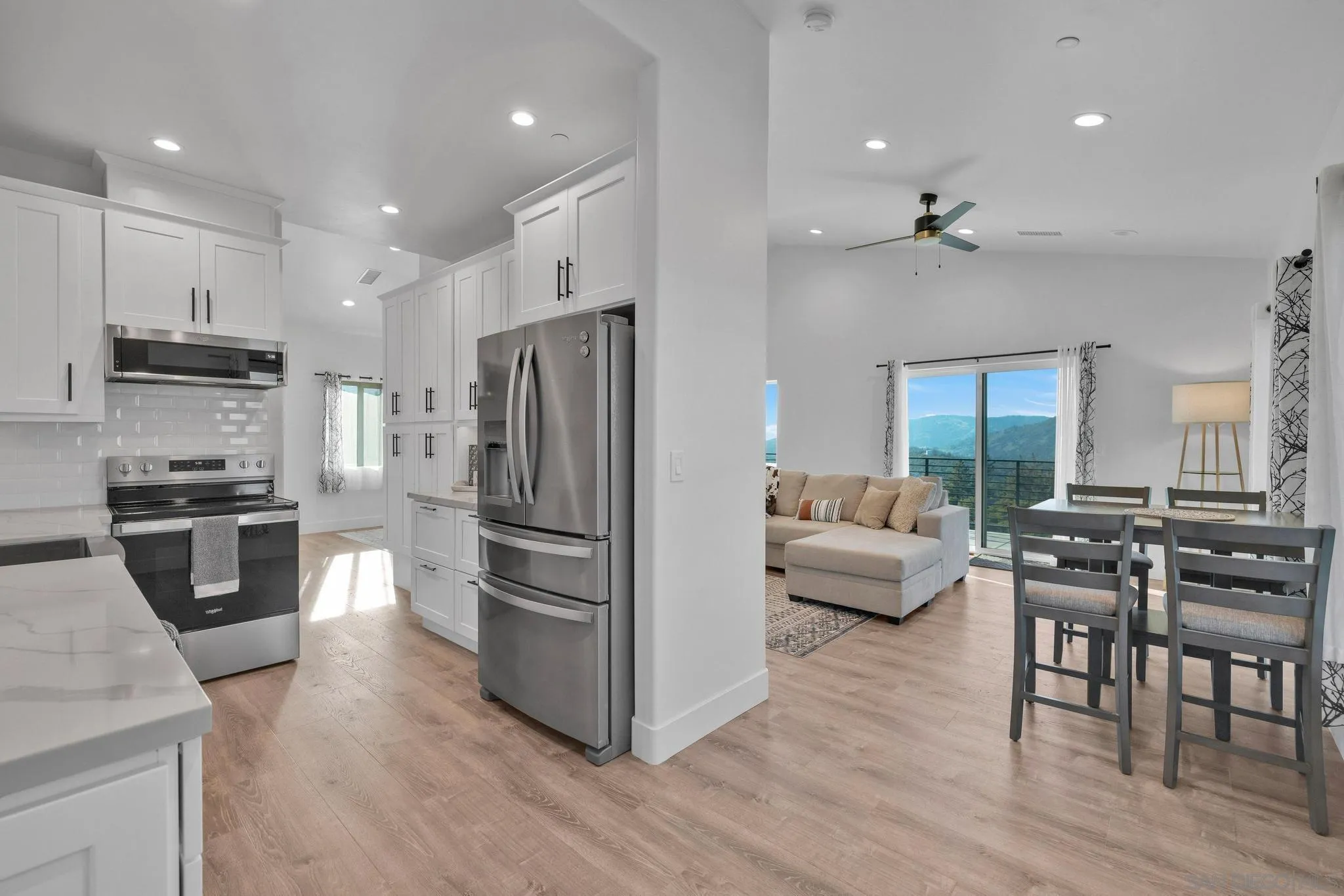 3208 Oakwood Dr