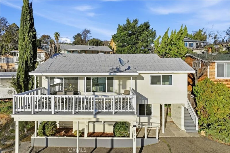 13680 Lower Lakeshore