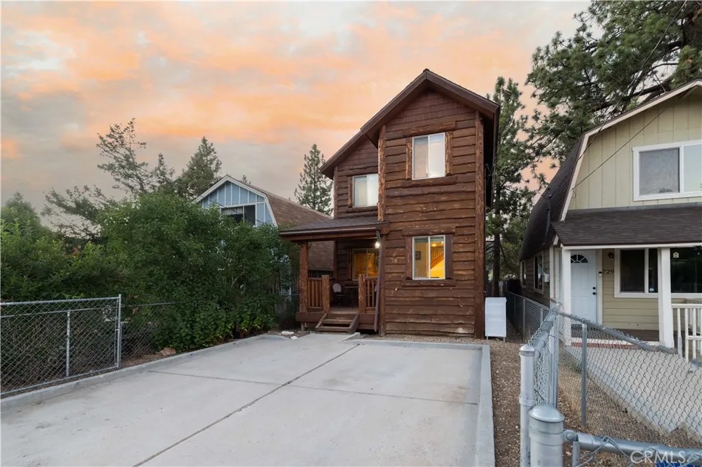 731 W Country Club