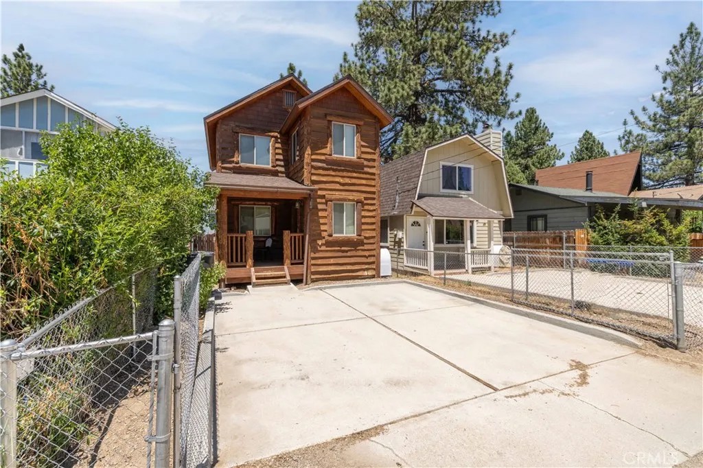 731 W Country Club