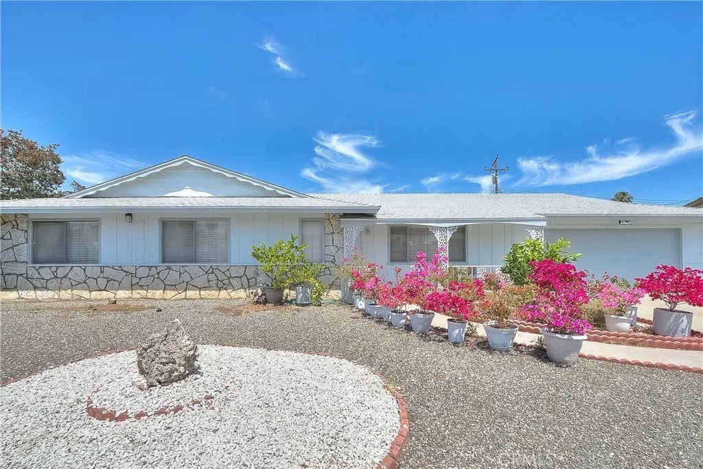 Photo of 28620 Amersfoot WAY, Menifee, CA 92586 (MLS # SW26117022)