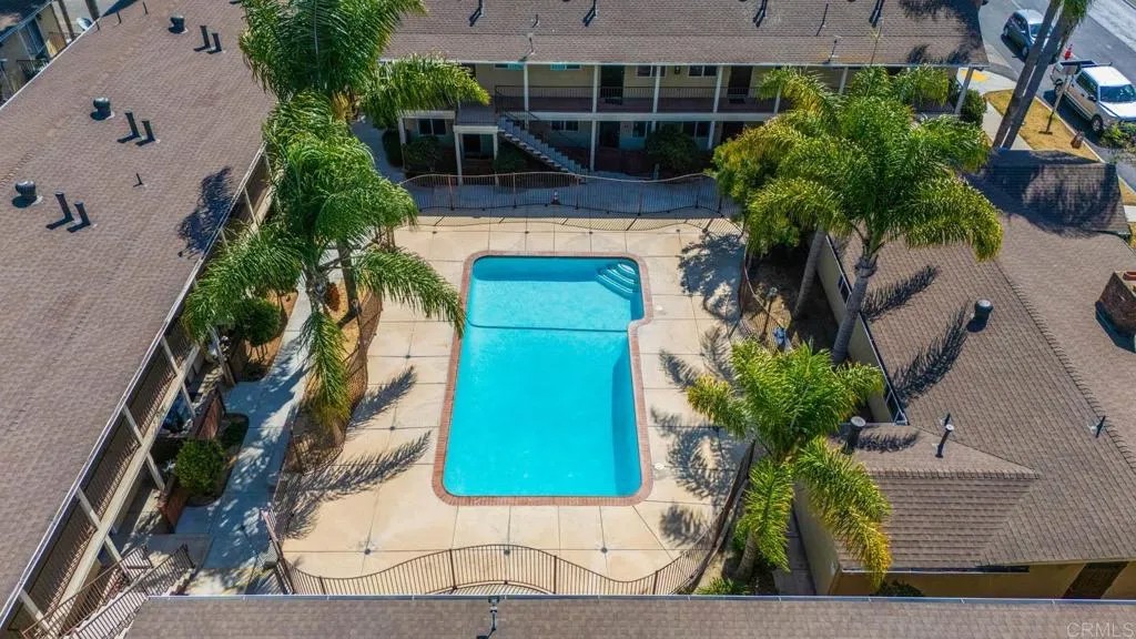 320 J Avenue 78