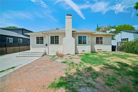 Photo of 7419 Gaviota Avenue, Van Nuys, CA 91406 (MLS # SR26177350)