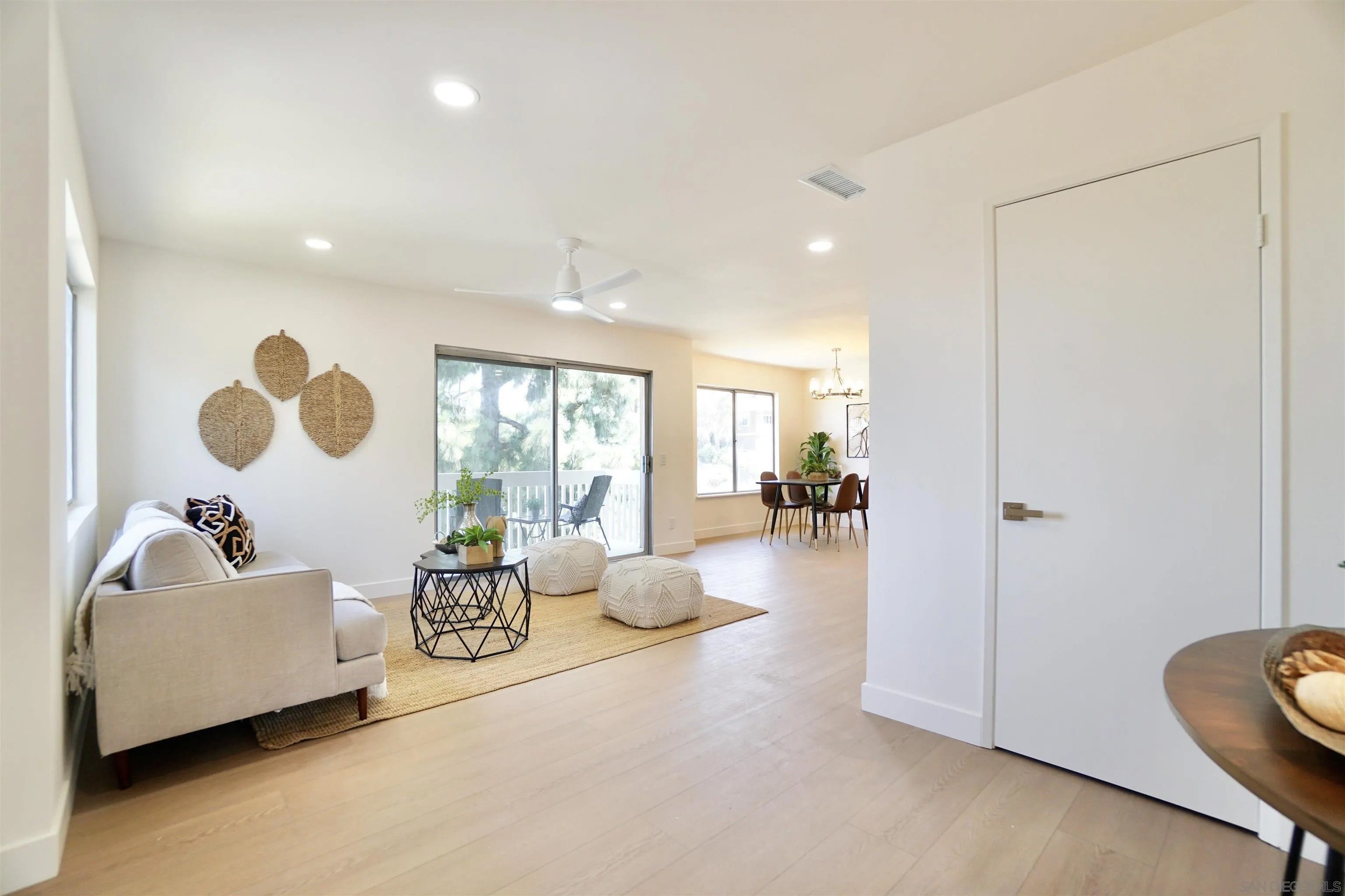 4228 Vista Del Rio Way 1